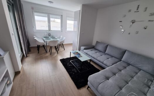 Novalja – zariadený apartmán v novostavbe