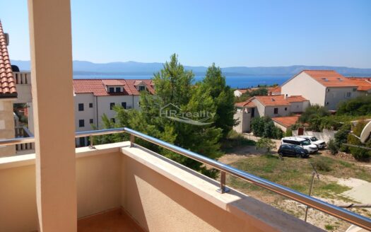 Brač, Bol – zariadený apartmán s výhľadom