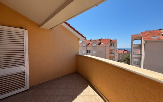 ☀Novalja(HR) – Zariadený byt s veľkou terasou a výhľadom na more