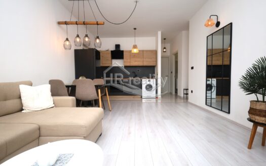 Vodice – novo zrekonštruovaný dvojspálňový apartmán s výhľadom na more