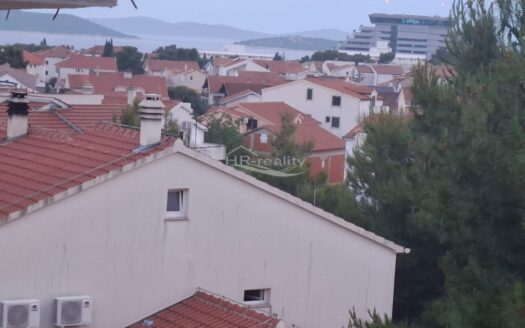 Vodice – útulný zariadený apartmán
