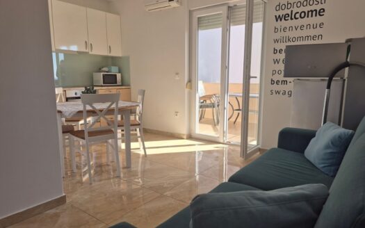 ☀Mandre-Pag(HR)-3 izbový byt s 2 terasami, len 60m od mora !!!