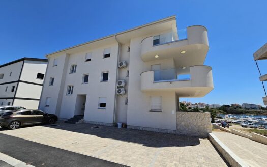 Pag, Povljana – dvojizbový apartmán v 1.rade od mora