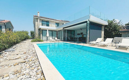 Luxusná vila s bazénom a výhľadom na more – Jakišnica (ostrov Pag)