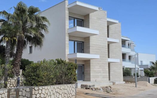 Pag, Mandre – 1.RAD OD MORA, apartmány v novostavbe