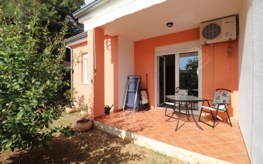 Vodice – zariadený bungalov, výhľad na more