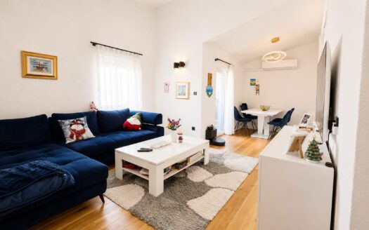 ☀Kaštel Štafilič(HR) – zariadený 3-izbový apartmán s výhľadom na more