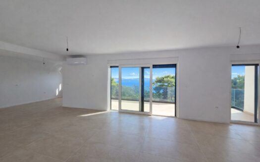 ☀Seget Donji (HR)-luxusný priestranný apartmán s výhľadom na more